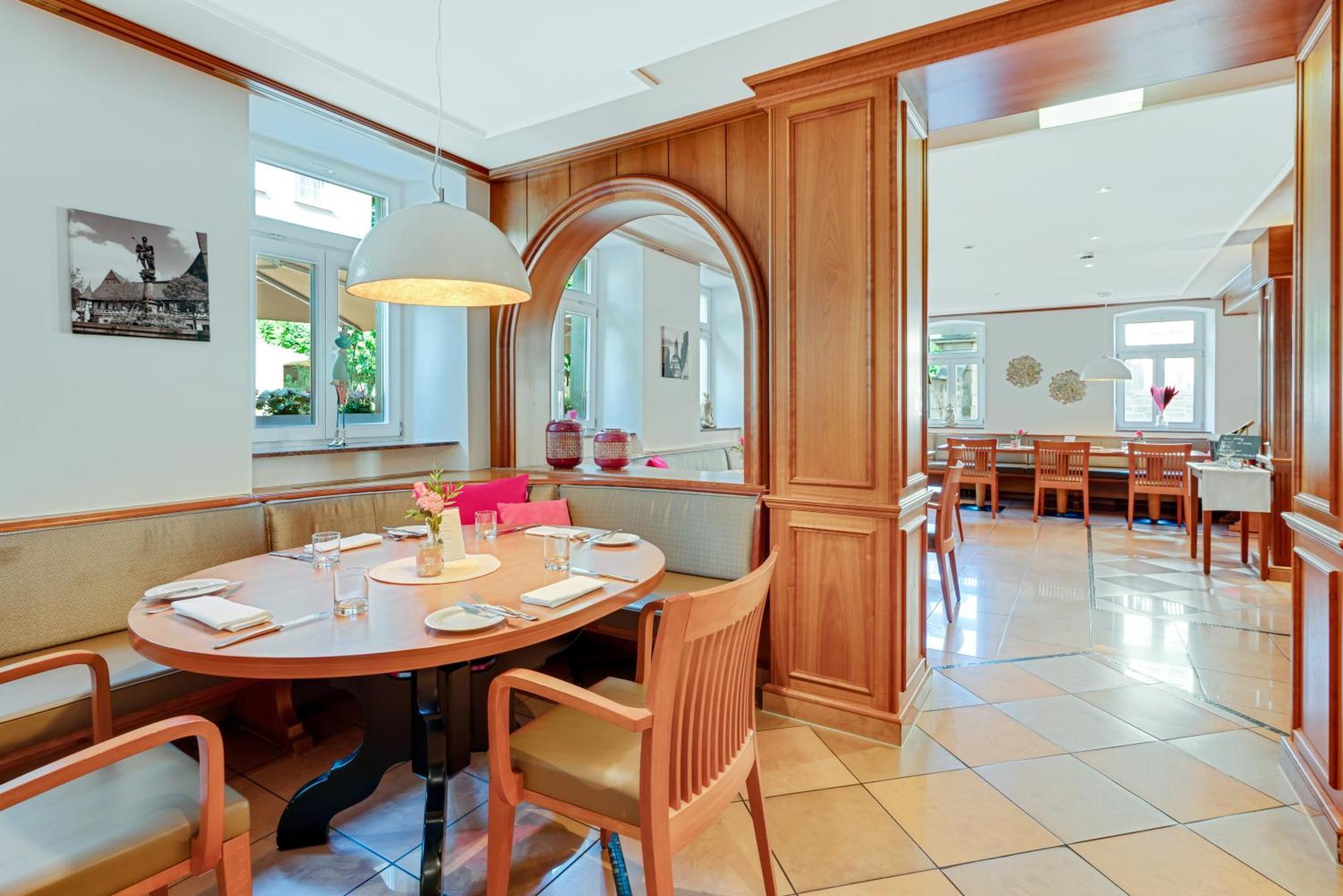 Hotel Wuerttemberger Hof Öhringen Екстериор снимка