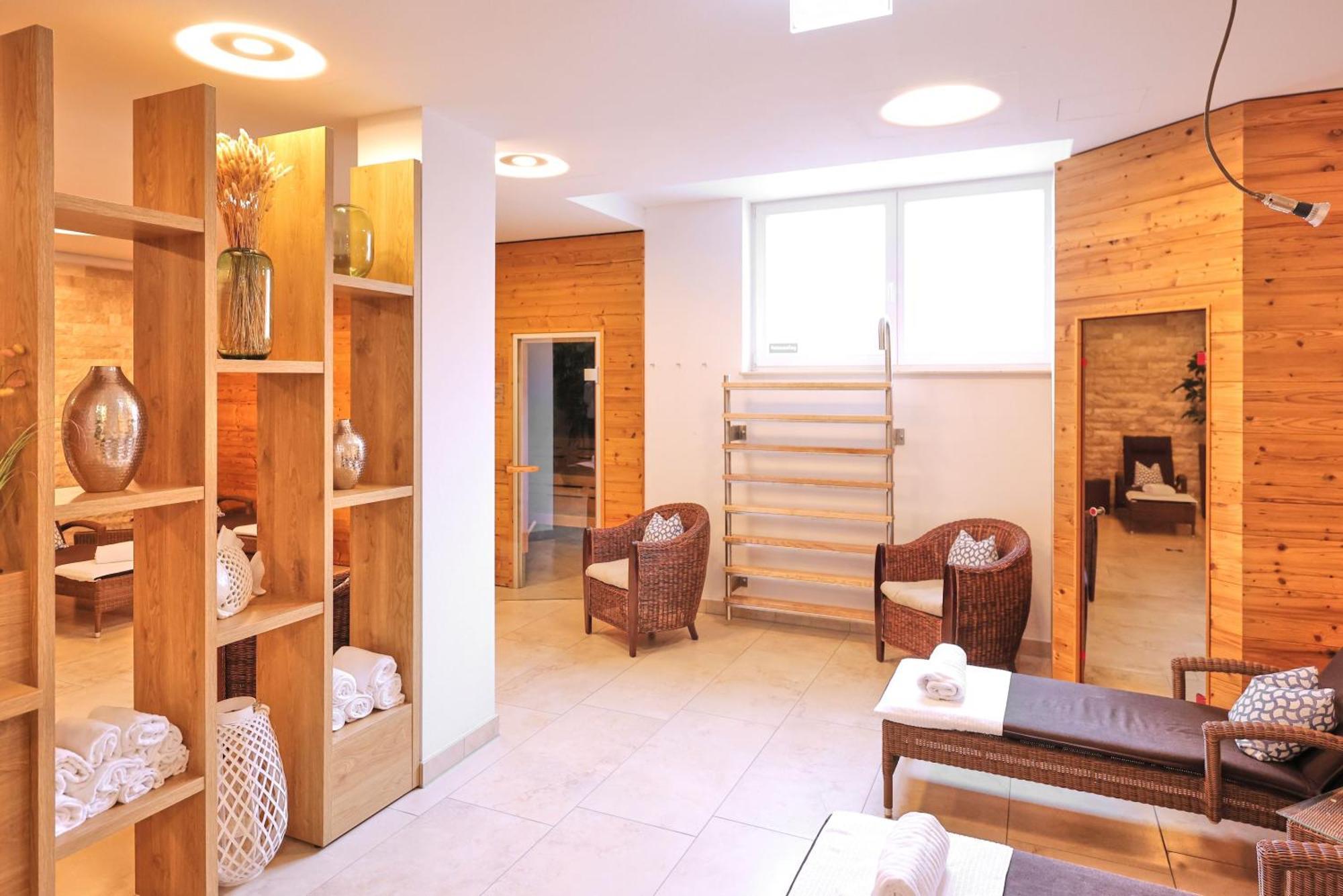 Hotel Wuerttemberger Hof Öhringen Екстериор снимка